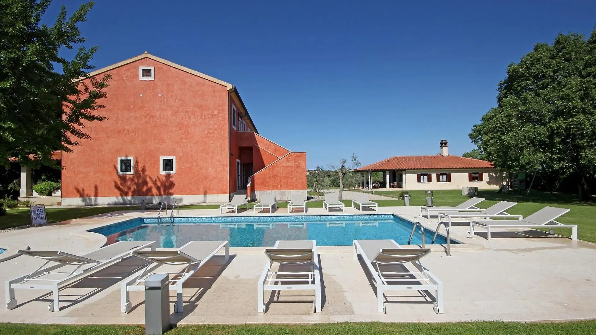 Rooms Valbandon 2377